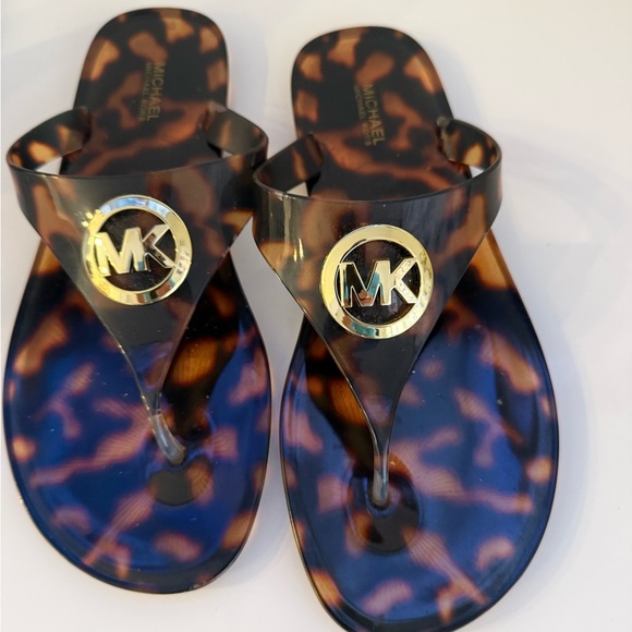 Women MK Michael Kors
Lillie Jelly Thong Flat Slide Sandals PVC Leopard Brown - Picture 1 of 7